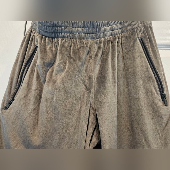 NWT SKIMS Velour Wide Leg Track Pants: Gunmetal - Picture 6 of 8